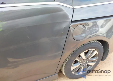 2015 Honda Odyssey Touring/Touring Elite из США, поврежденный, VIN 5FNRL5H97FB060981